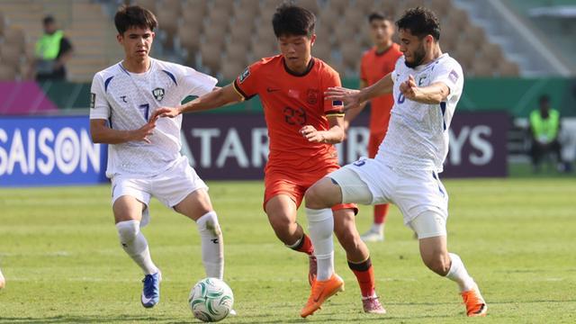 九游电脑版官方下载-坐拥四大猛将，海港为何连续三年升级右后卫，这次更以千万级标王价砸向杨希？